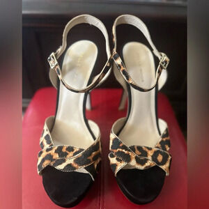 Pelle Moda Danielle Platform Sandal Size 9.5.